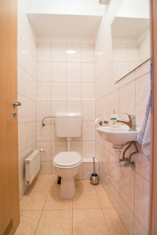 Center Haz Apartman Budapest Bagian luar foto