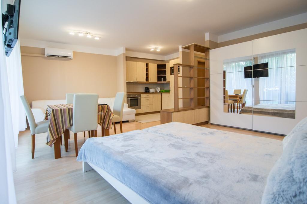 Center Haz Apartman Budapest Bagian luar foto