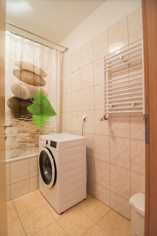 Center Haz Apartman Budapest Bagian luar foto